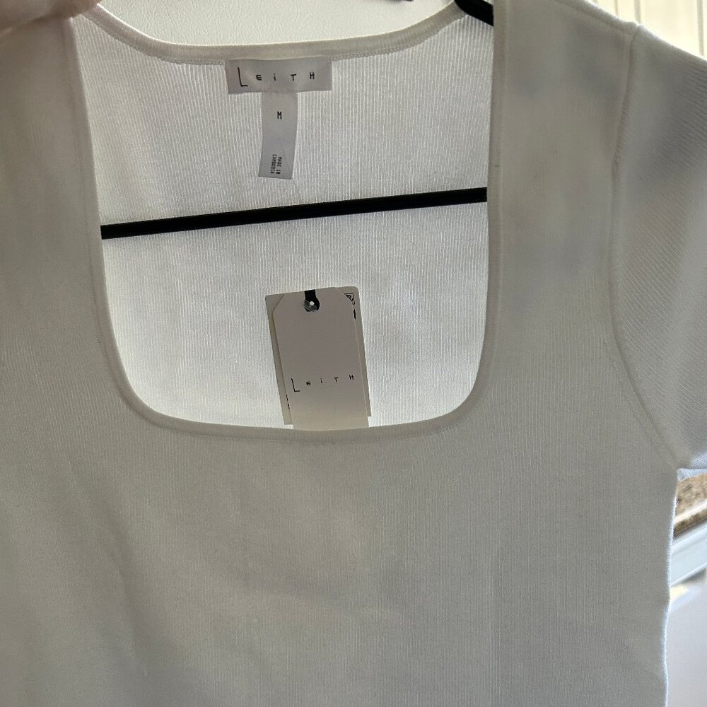 White Knitted T-shirt with square neck - size M